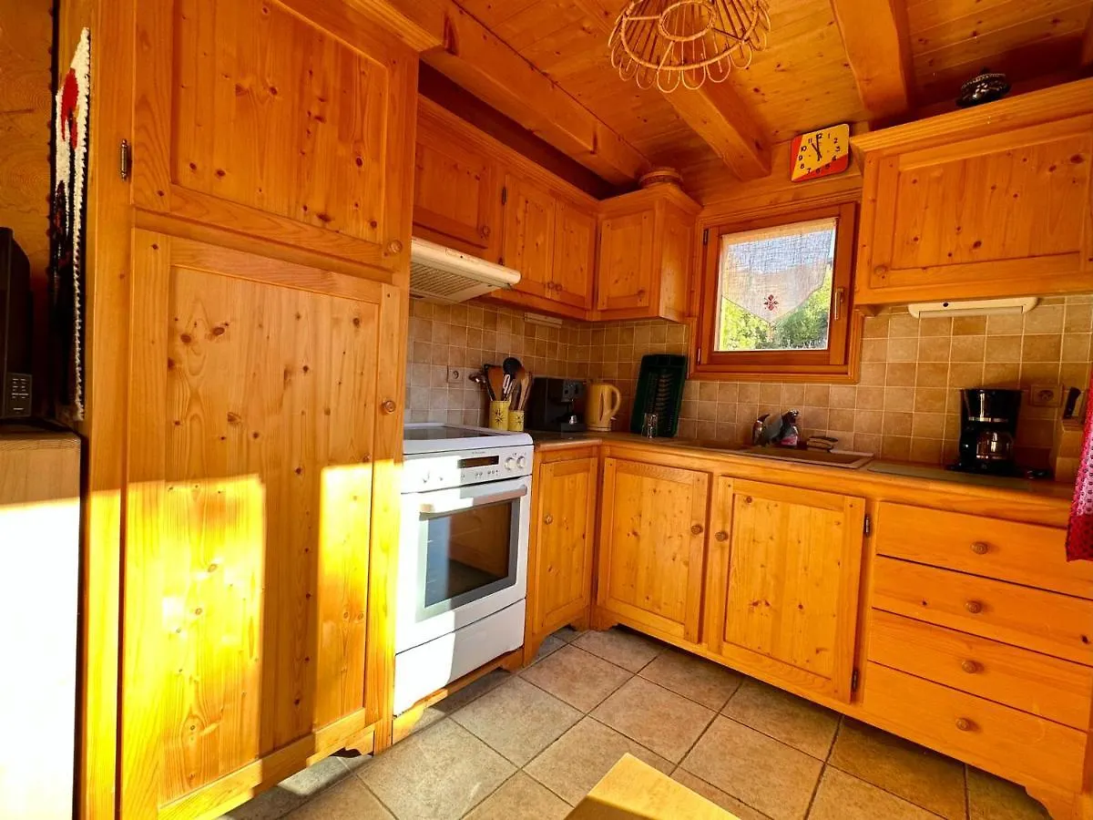 Chalet 2 Chambres +1 Espace Couchage, Terrasse, Parking, Wifi, Non Fumeur - Fr-1-572-264 Araches-la-Frasse 0*,